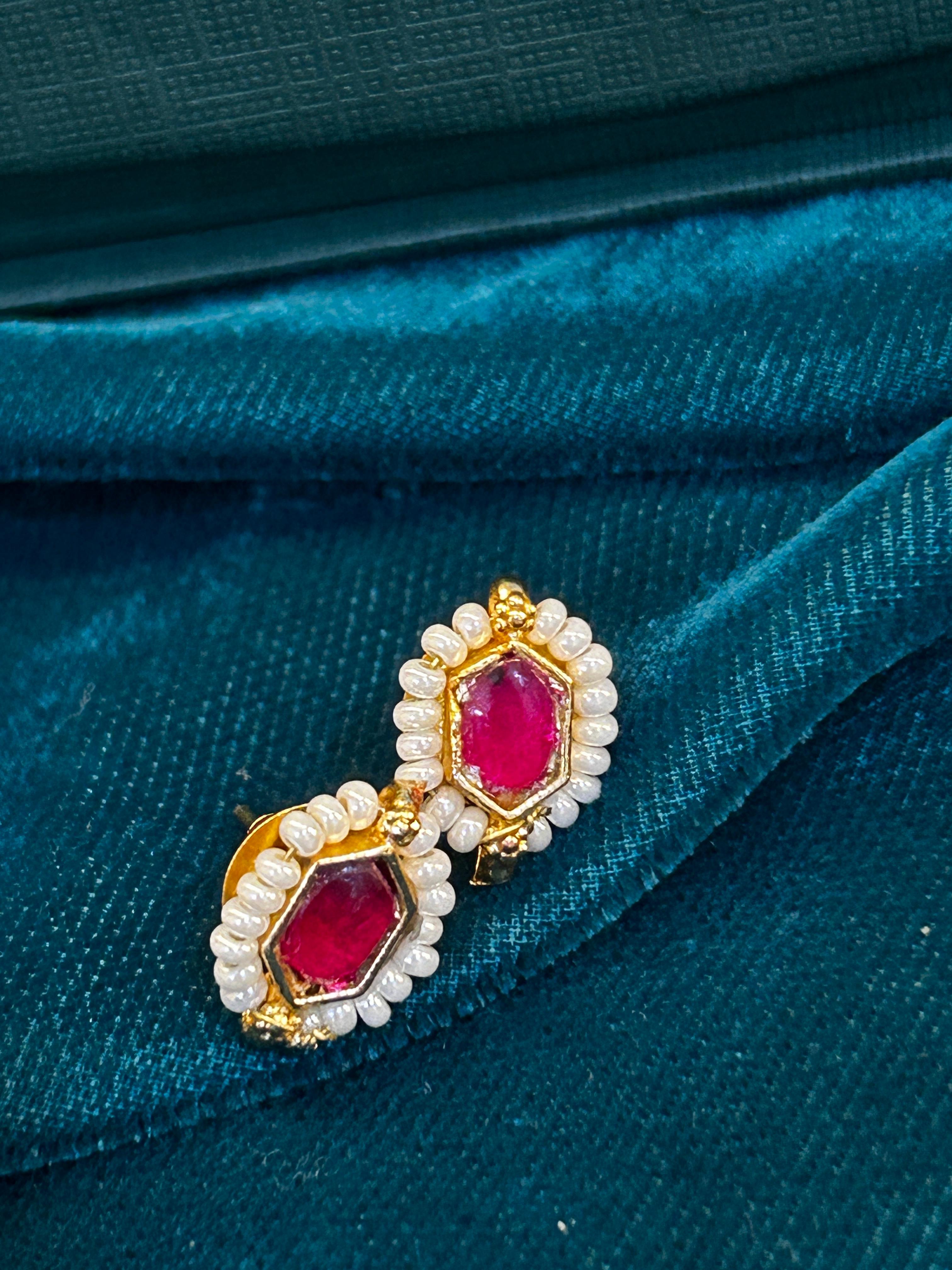 Elegant Pacchi Kundan-Mivanaa